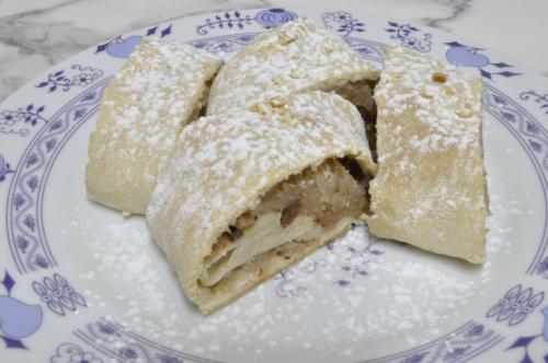 Tažený závin s hruškami  – Snadné recept z Česko kuchyně, hotový za 45 - 60 minut